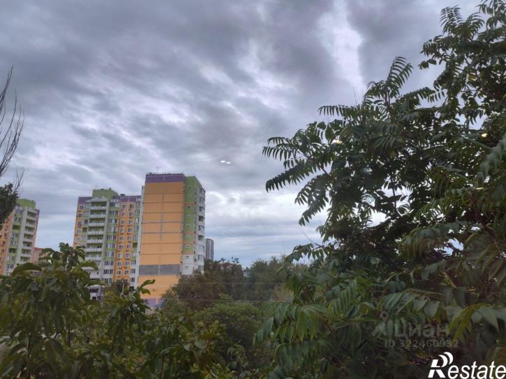 3-комн квартира ул Сун Ят-Сена, 61 2,  д. 61 2,  к. 2