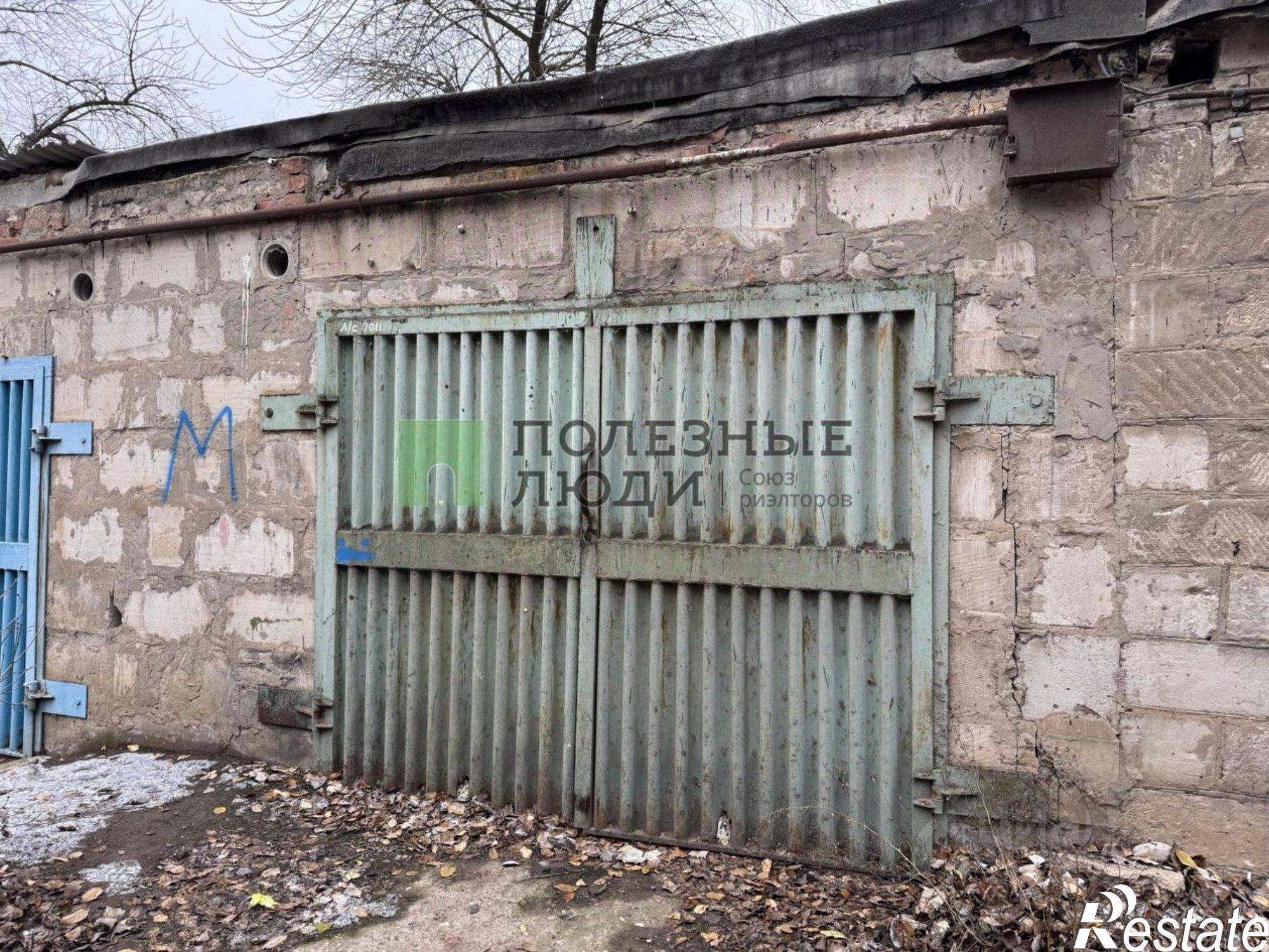 Купить гараж, место в паркинге за 600 000 рублей на ул Капитанская, 32