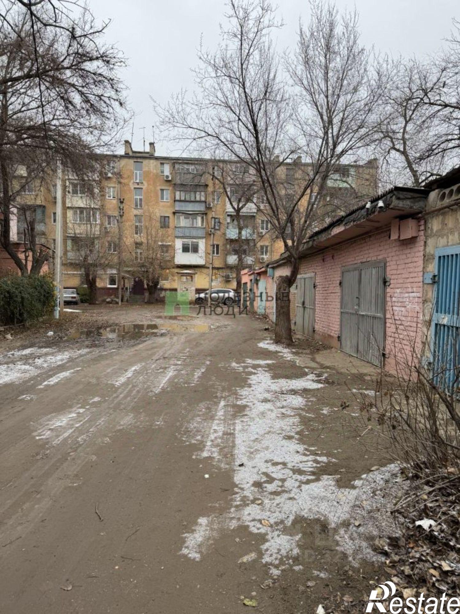 Купить гараж, место в паркинге за 600 000 рублей на ул Капитанская, 32