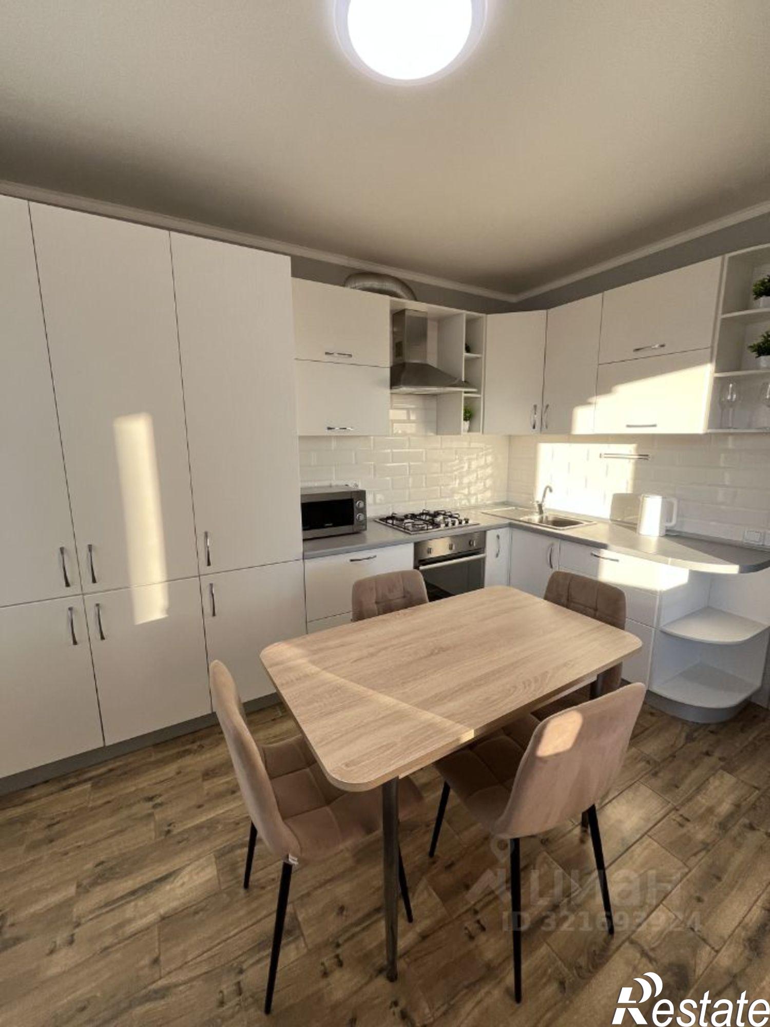 Сдать квартиру за 35 000 рублей на улица Менжинского, 3