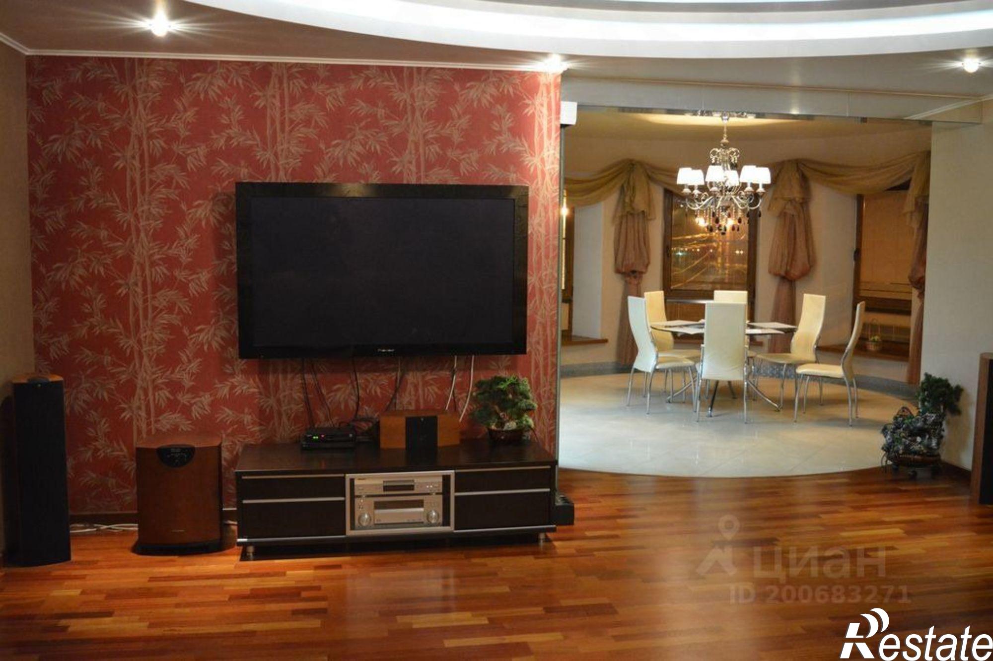 Сдать квартиру за 80 000 рублей на проспект Губернатора Анатолия Гужвина, 3