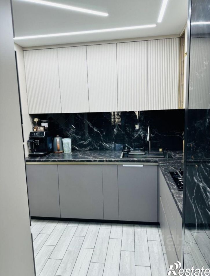 2-комн квартира Астрахань, улица Безжонова, 2