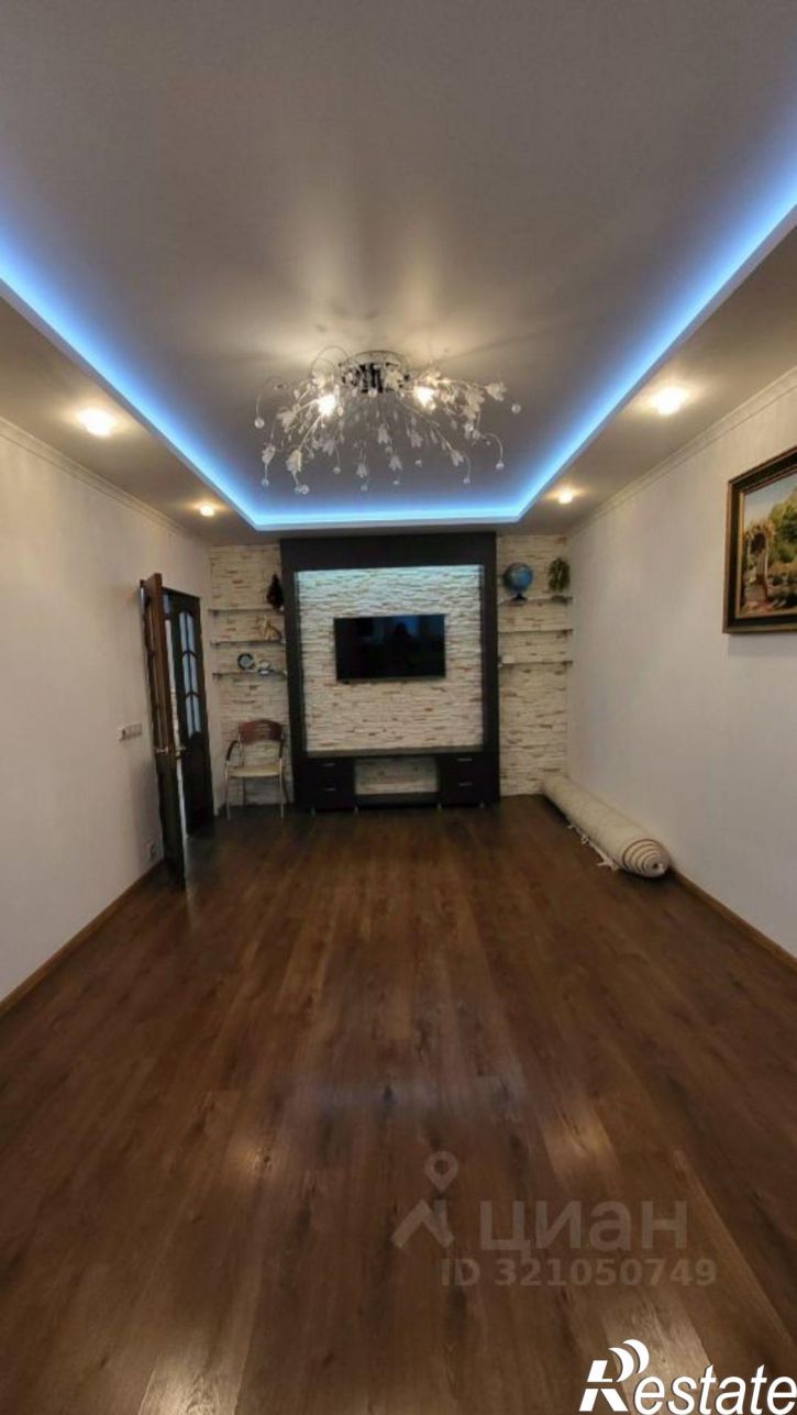 3-комн квартира улица Куликова, 83 к1,  д. 83 к1