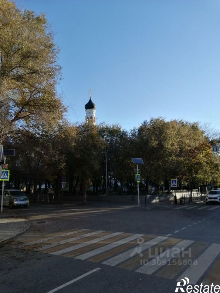 3-комн квартира улица Михаила Аладьина, 8,  д. 8