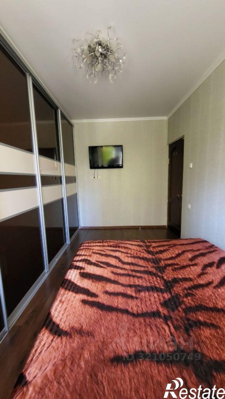 3-комн квартира улица Куликова, 83 к1,  д. 83 к1