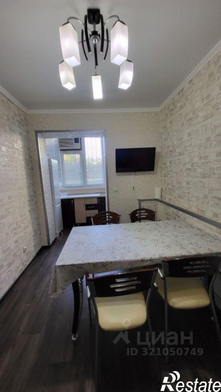 3-комн квартира улица Куликова, 83 к1,  д. 83 к1