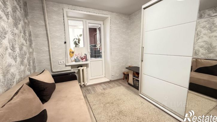 3-комн квартира улица 11-й Красной Армии, 8,  д. 8