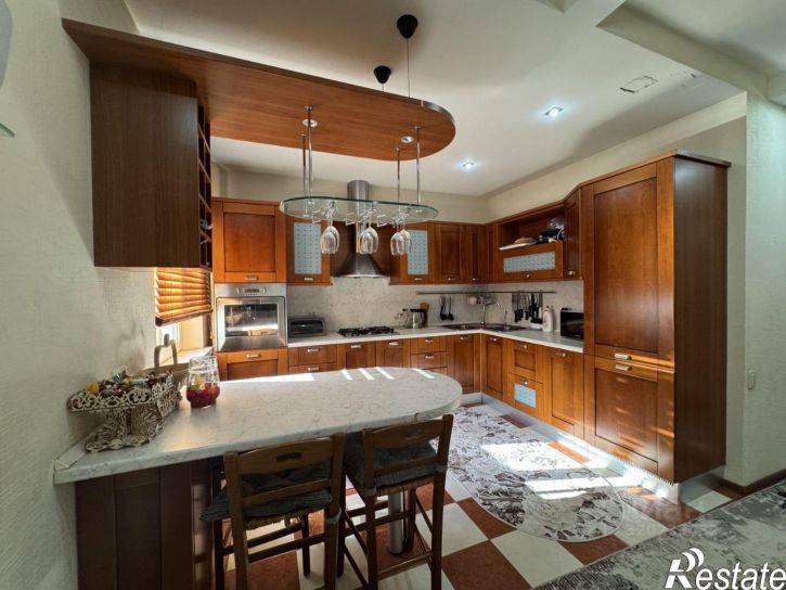 4-комн квартира улица Генерала Герасименко, 4 к1,  д. 4 к1