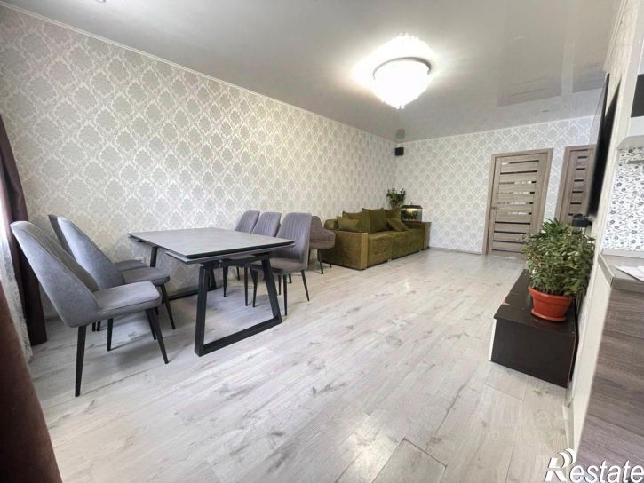 3-комн квартира улица Космонавта Комарова, 132,  д. 132