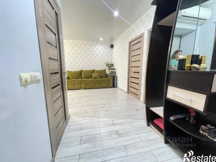 3-комн квартира улица Космонавта Комарова, 132,  д. 132