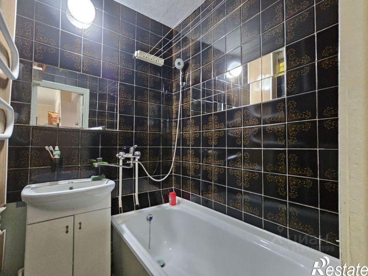 3-комн квартира улица Маркина, 104 к1,  д. 104 к1