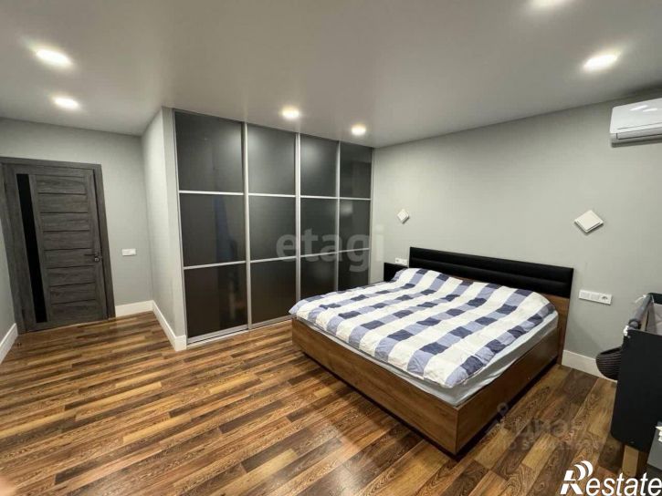 4-комн квартира улица Сен-Симона, 42 к5,  д. 42 к5