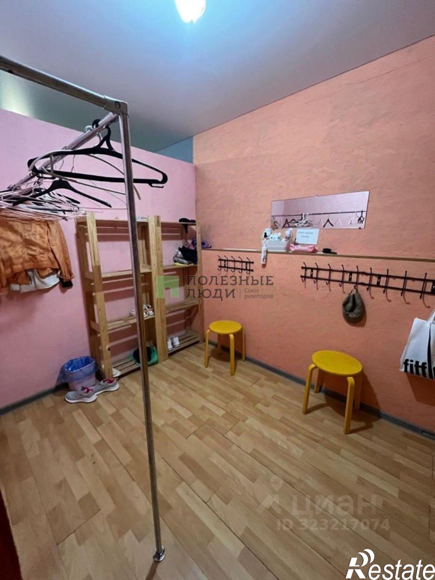 Купить помещение свободного назначения за 17 300 200 рублей на Театральный переулок, 3