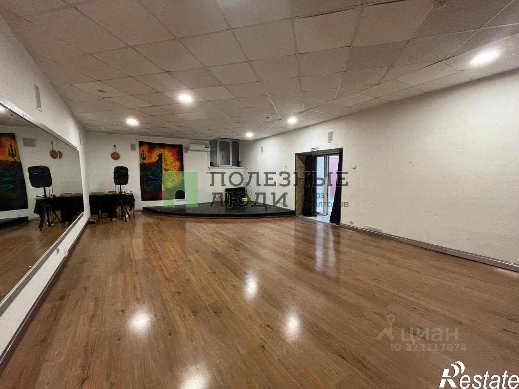 Купить помещение свободного назначения за 17 300 200 рублей на Театральный переулок, 3