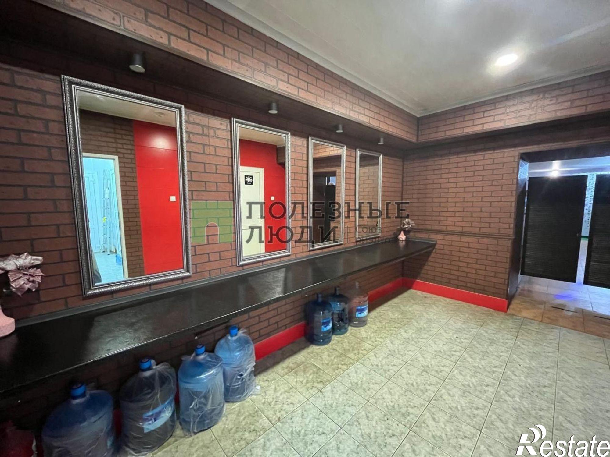 Купить помещение свободного назначения за 17 300 200 рублей на Театральный переулок, 3