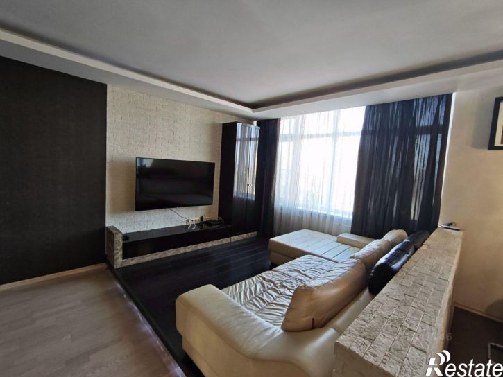 3-комн квартира Астрахань г., Кировский