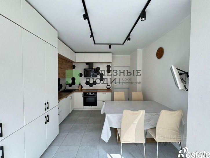 2-комн квартира ул Латышева, 3,  д. 3