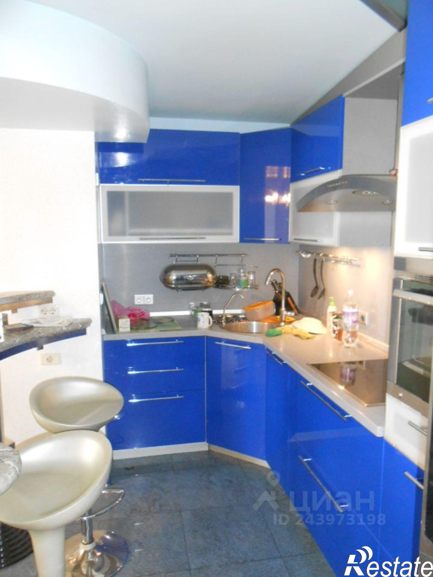 Сдать квартиру за 80 000 рублей на проспект Губернатора Анатолия Гужвина, 3