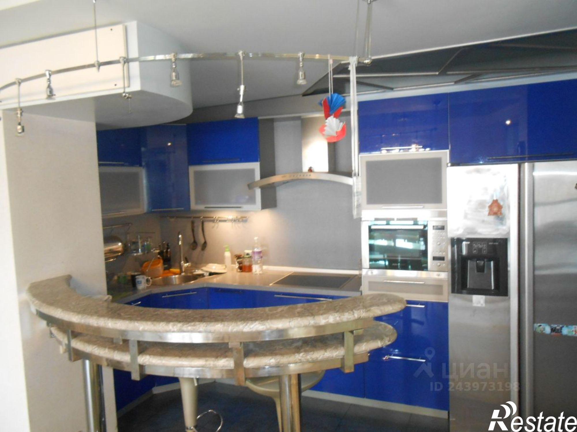 Сдать квартиру за 80 000 рублей на проспект Губернатора Анатолия Гужвина, 3