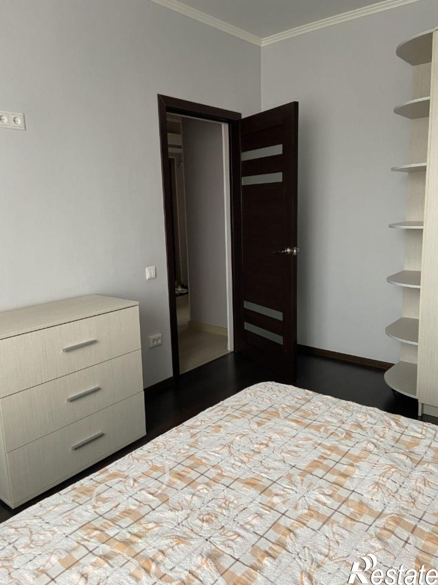 Сдать квартиру за 28 000 рублей на улица Валерии Барсовой, 15 к1