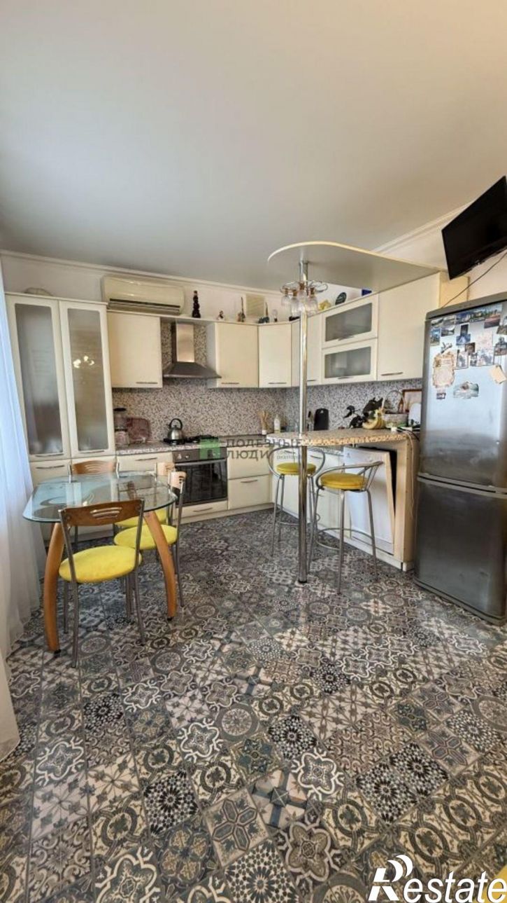 3-комн квартира улица Космонавтов, 18 к2,  д. 18 к2