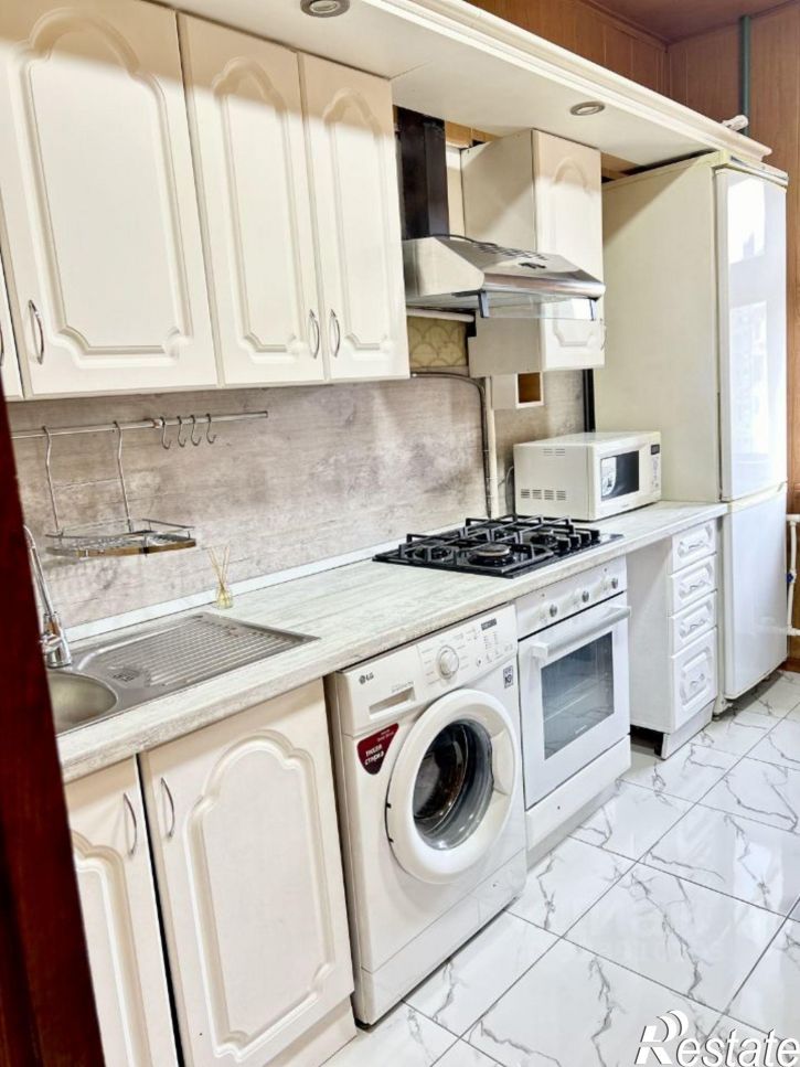 2-комн квартира Боевая улица, 75 к4,  д. 75 к4