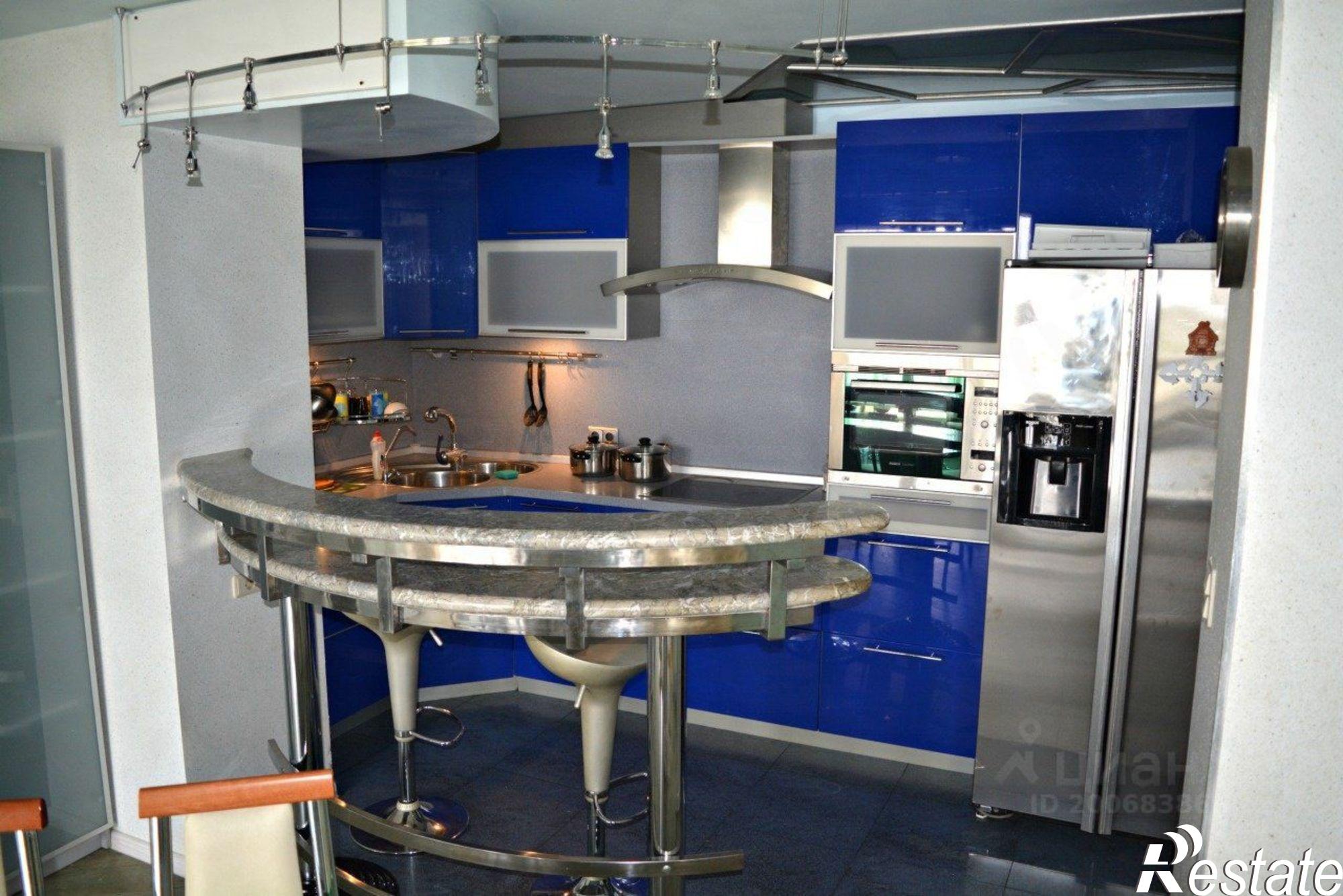 Сдать квартиру за 80 000 рублей на проспект Губернатора Анатолия Гужвина, 3