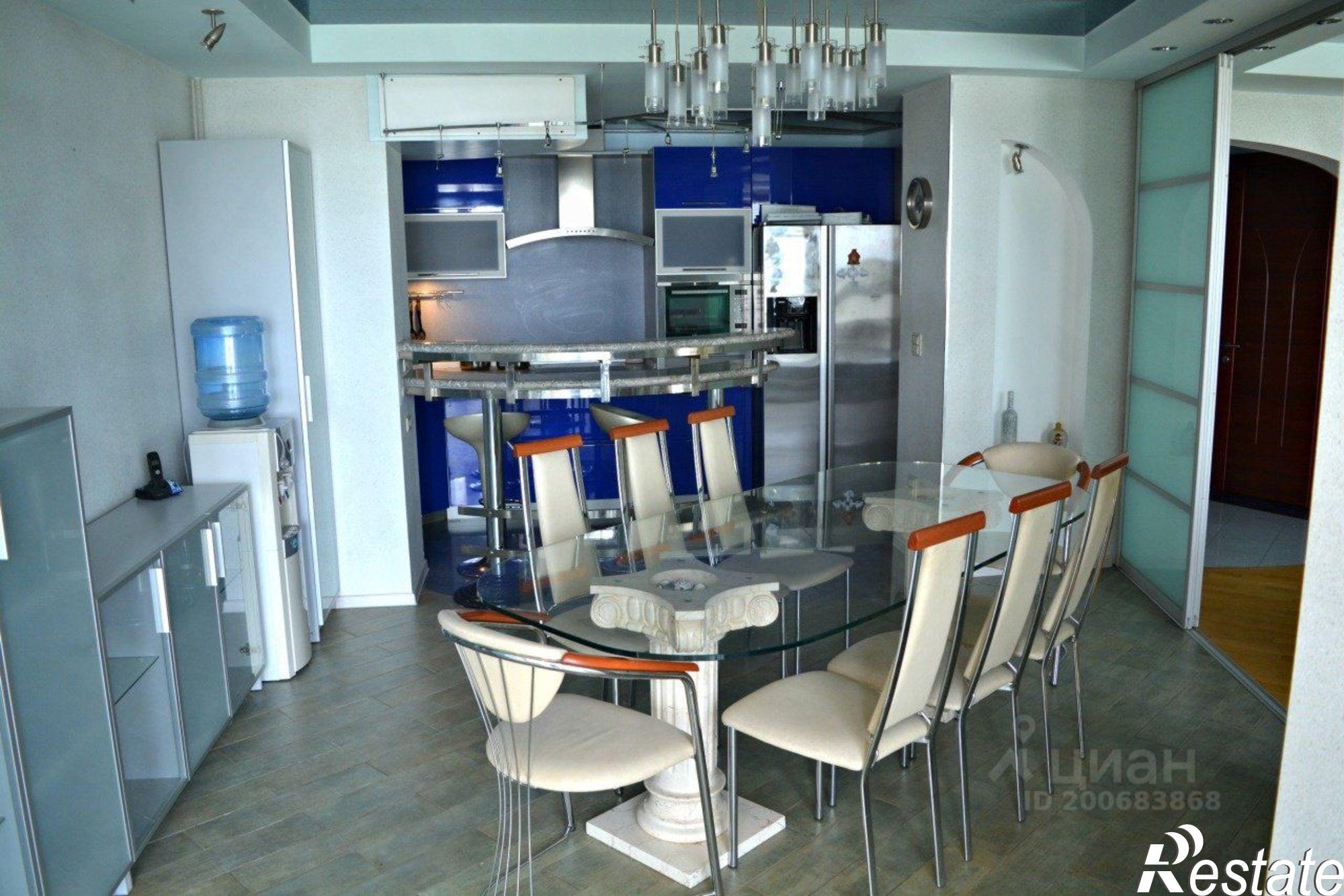 Сдать квартиру за 80 000 рублей на проспект Губернатора Анатолия Гужвина, 3