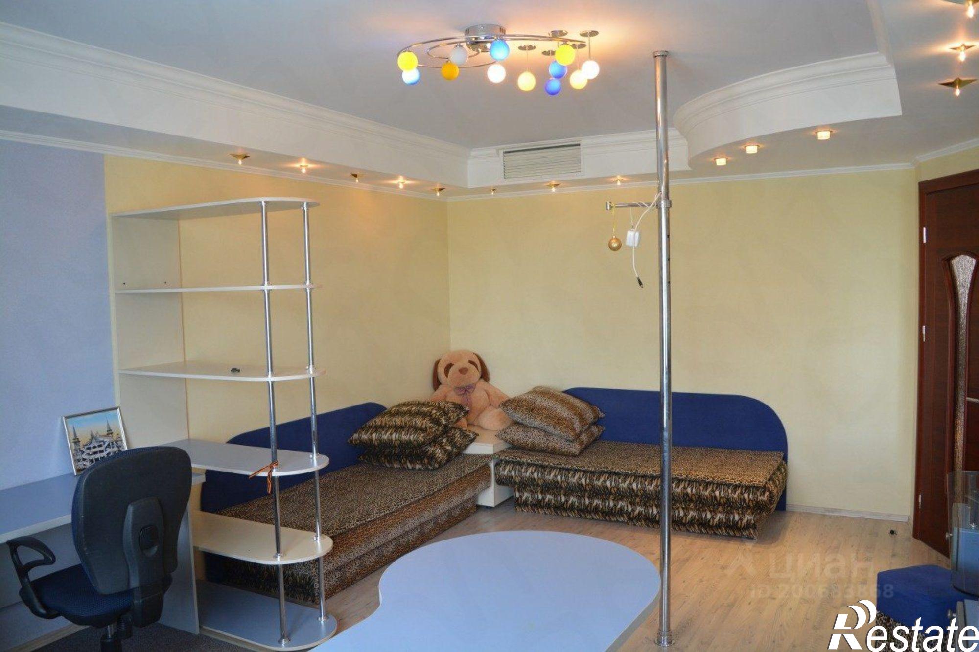 Сдать квартиру за 80 000 рублей на проспект Губернатора Анатолия Гужвина, 3