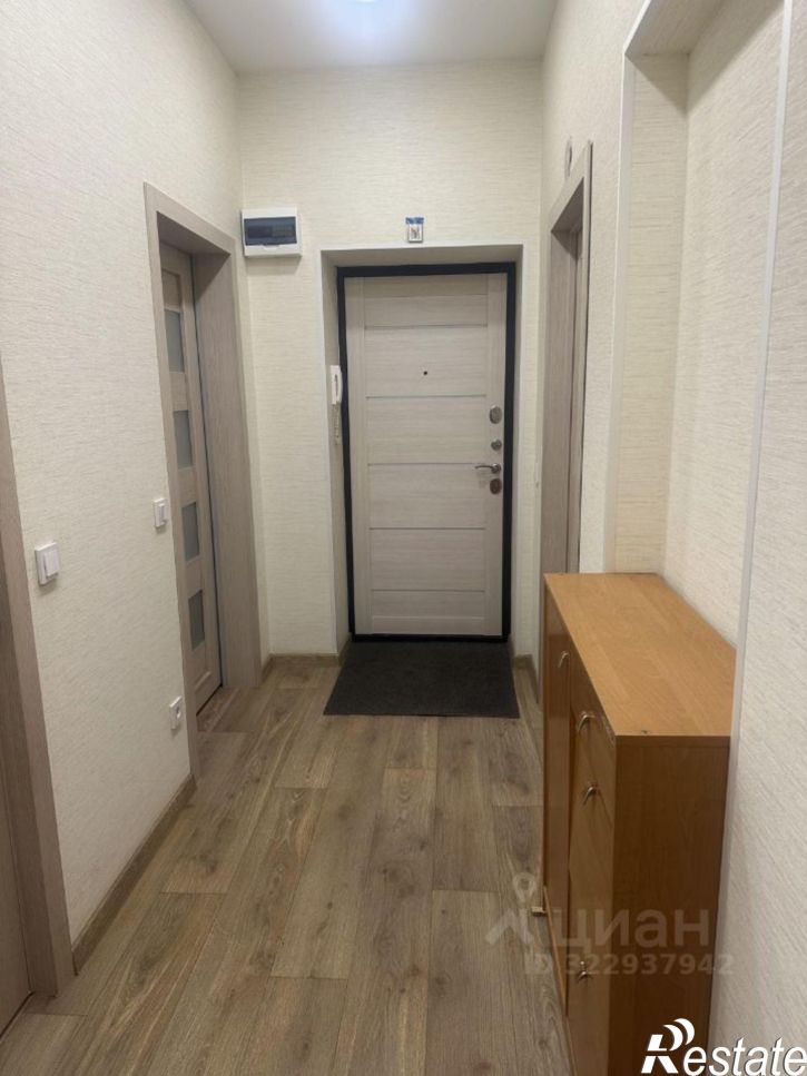 2-комн квартира улица Космонавта Комарова, 63,  д. 63