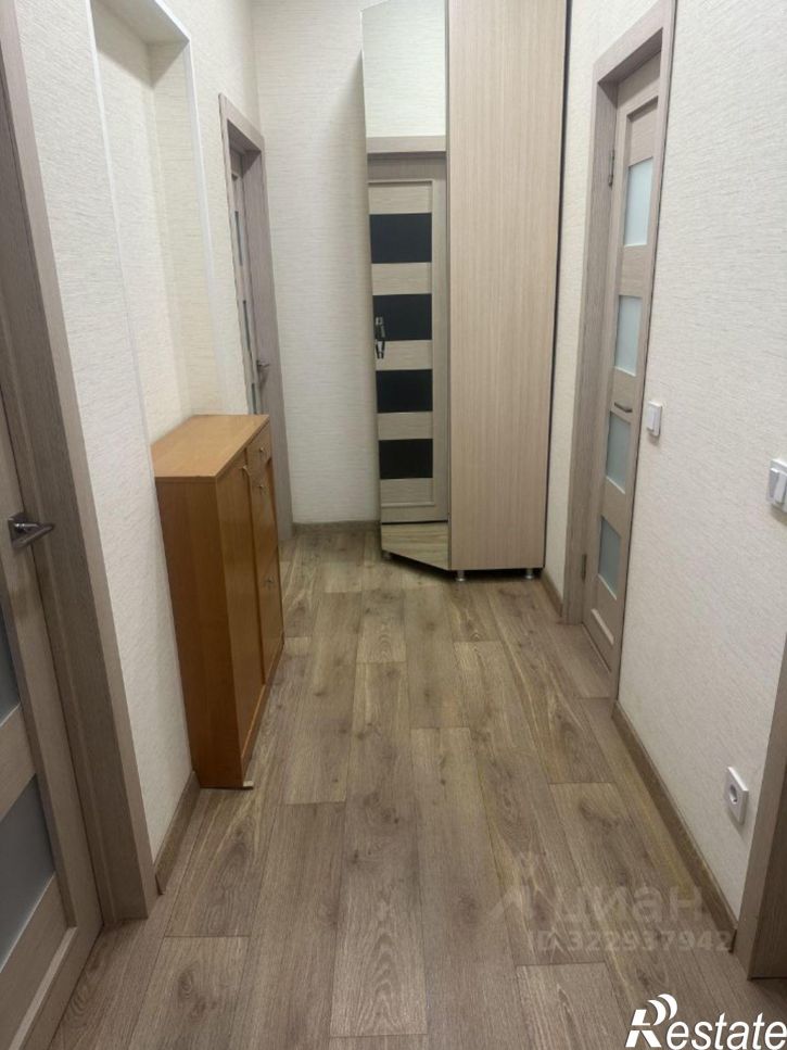 2-комн квартира улица Космонавта Комарова, 63,  д. 63