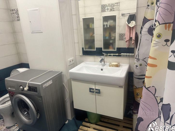 2-комн квартира улица Космонавта Комарова, 63,  д. 63