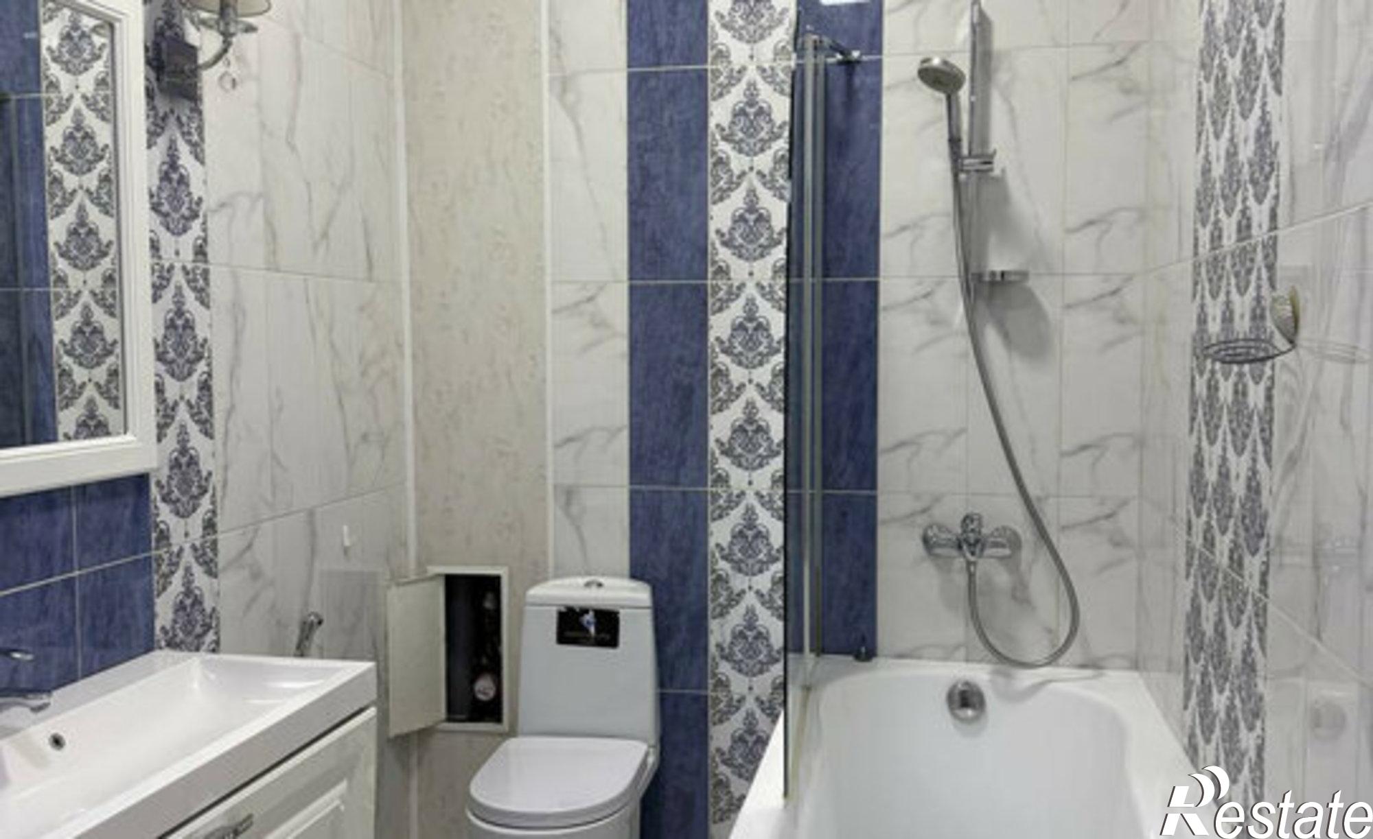 Купить квартиру за 13 500 000 рублей на набережная 1 Мая, 49