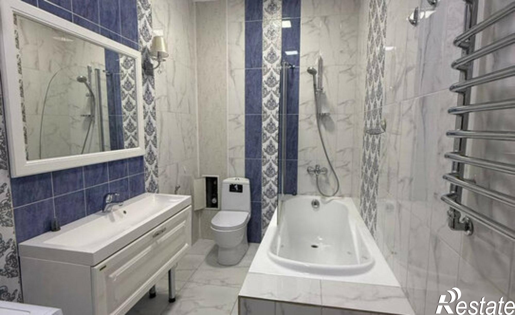 Купить квартиру за 13 500 000 рублей на набережная 1 Мая, 49