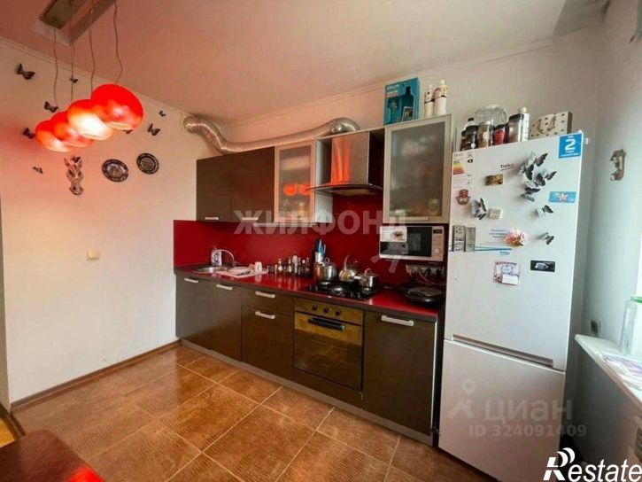 3-комн квартира улица Валерии Барсовой, 2,  д. 2