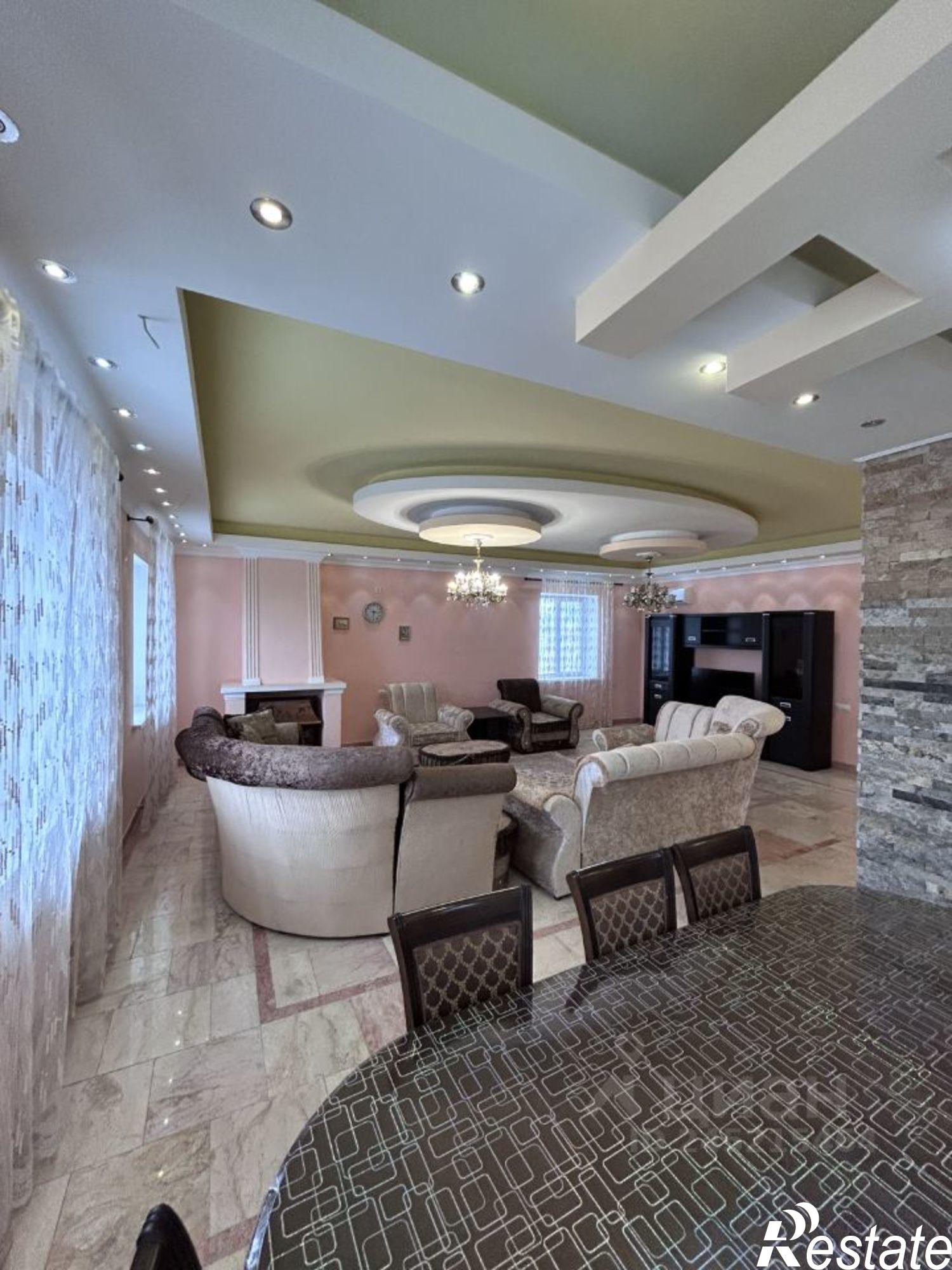 Сдать квартиру за 90 000 рублей на ул Зои Космодемьянской, 13