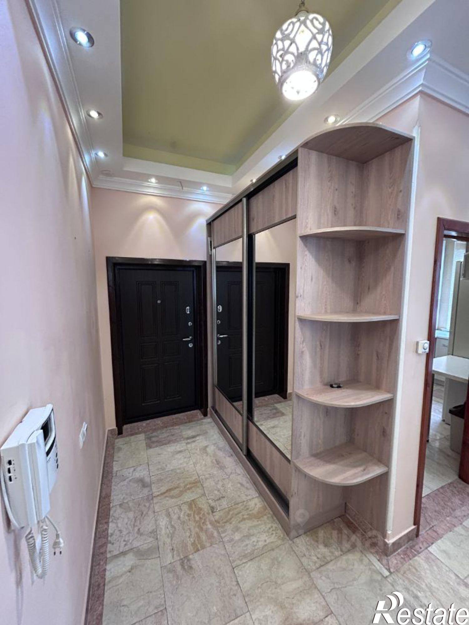 Сдать квартиру за 90 000 рублей на ул Зои Космодемьянской, 13