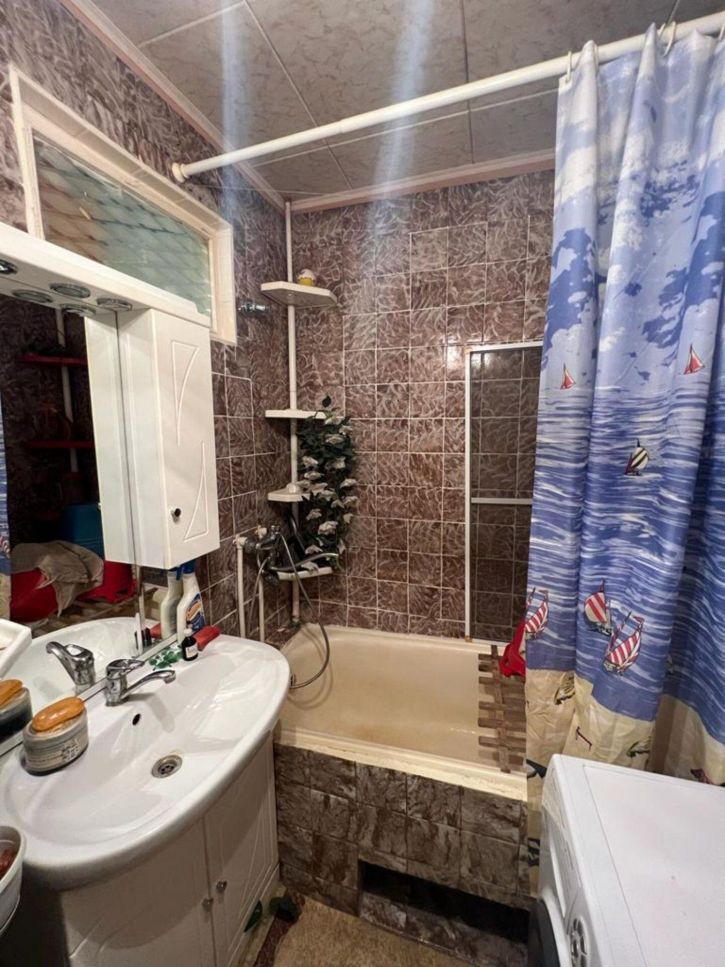 2-комн квартира Димитрова ул, 11