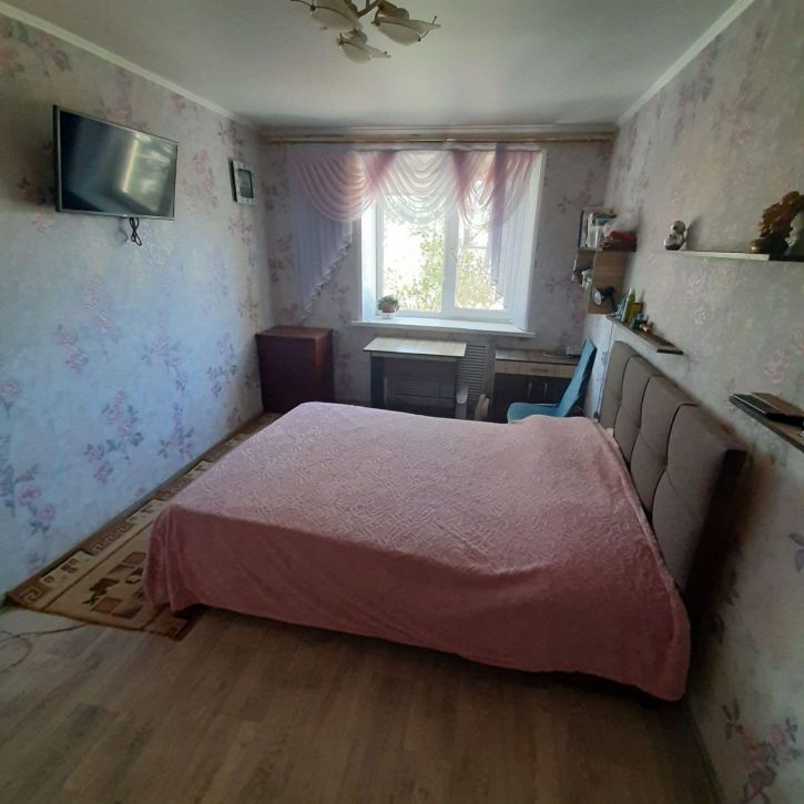 3-комн квартира 6-й мкр, Химиков ул, 8