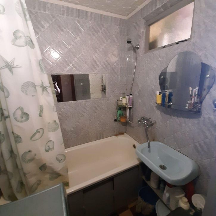 3-комн квартира 6-й мкр, Химиков ул, 8