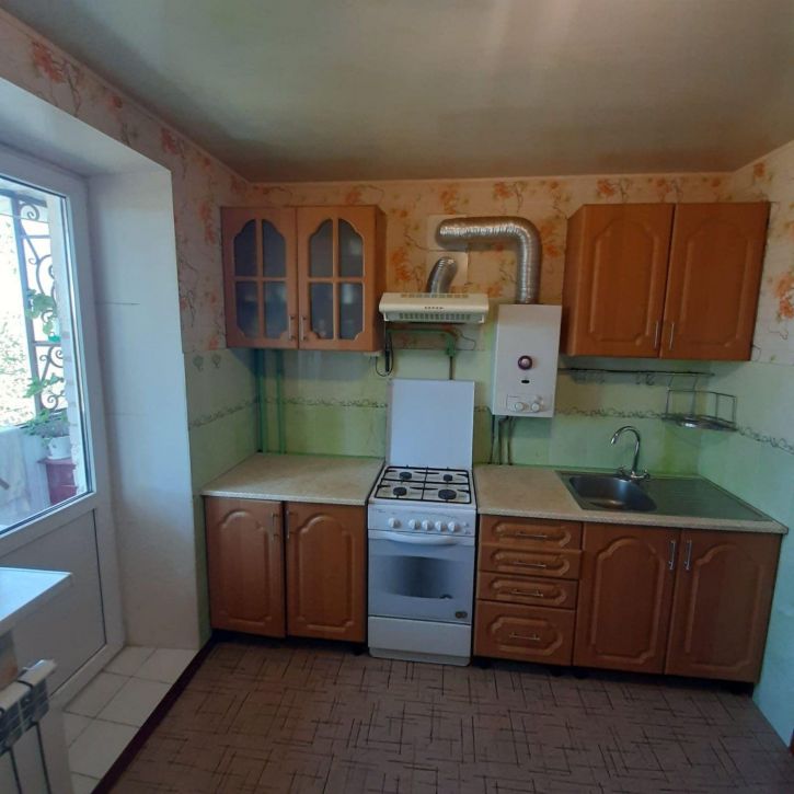 3-комн квартира 6-й мкр, Химиков ул, 8