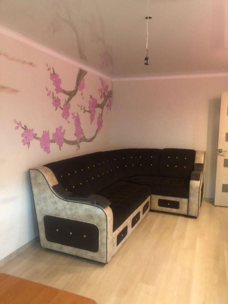 3-комн квартира Безжонова ул, 78