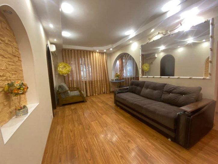 2-комн квартира улица Комсомольская наб, 17