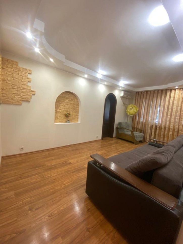 2-комн квартира улица Комсомольская наб, 17