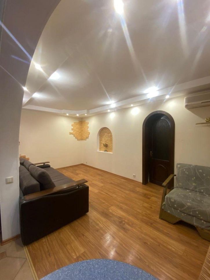 2-комн квартира улица Комсомольская наб, 17