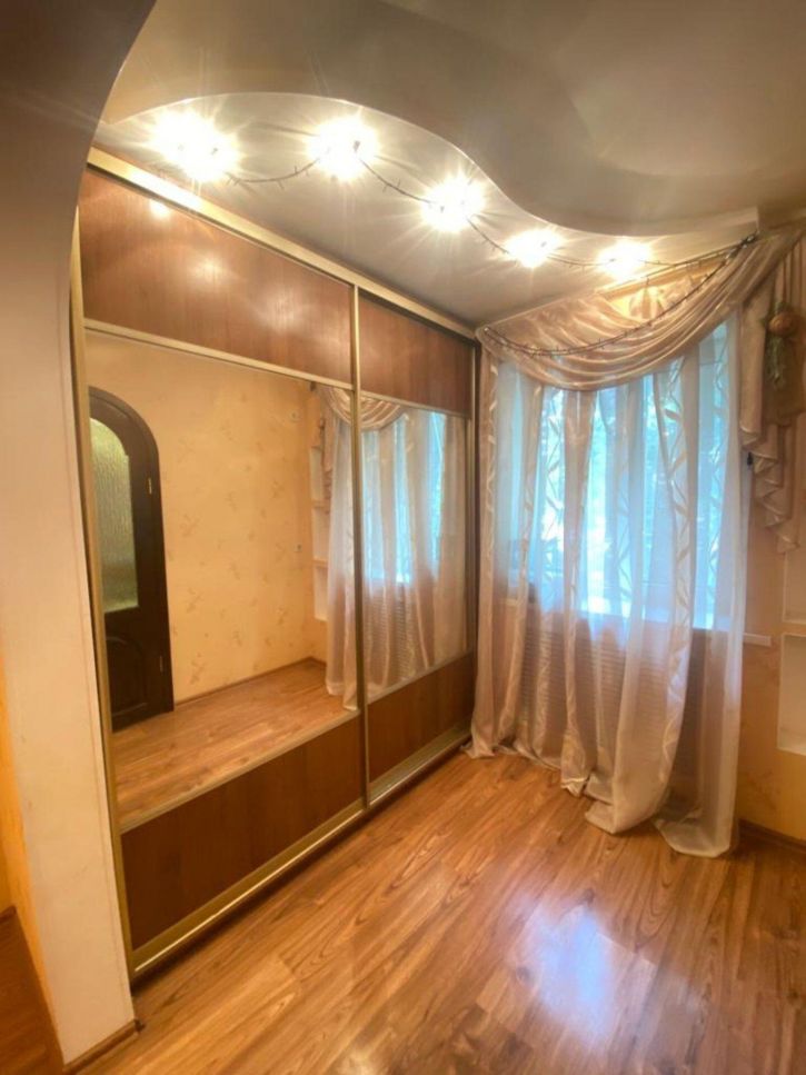 2-комн квартира улица Комсомольская наб, 17