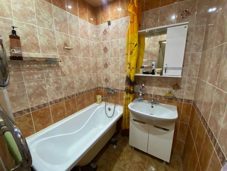 2-комн квартира 6-й мкр, Химиков ул, 8