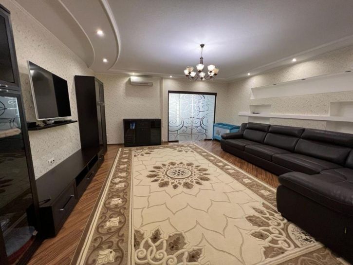 3-комн квартира Васильковая ул, 21