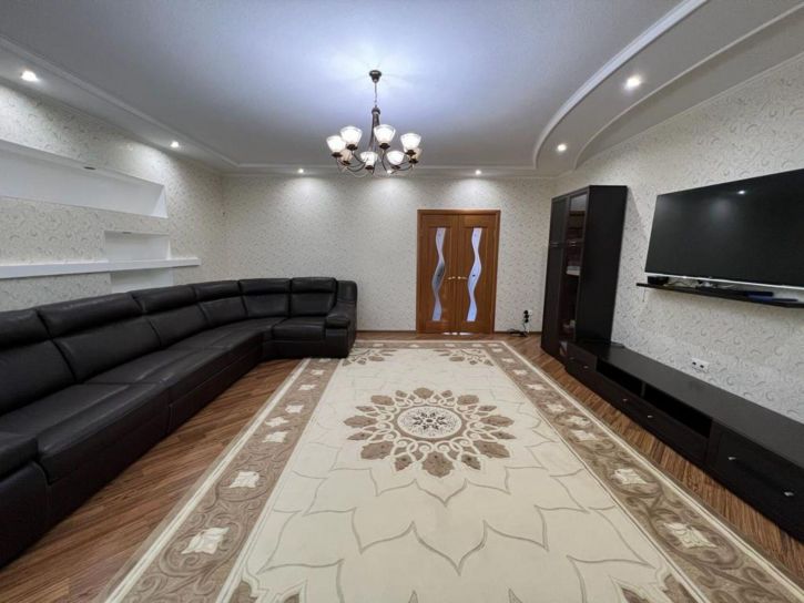 3-комн квартира Васильковая ул, 21