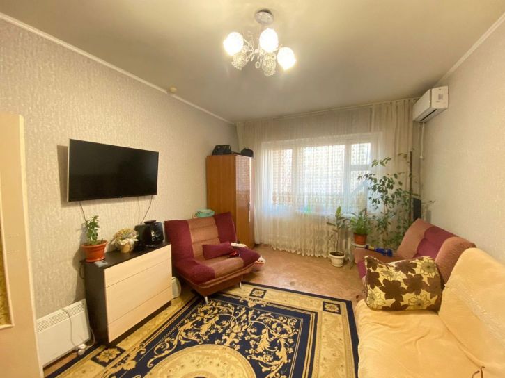 3-комн квартира Жилая ул, 8